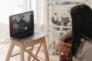 Cours guitare en ligne : progressez à votre rythme